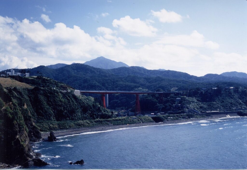 【新潟市周辺】ファミリー向け！登山初心者におすすめの山7選
