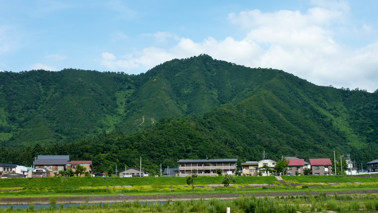 【新潟市周辺】ファミリー向け！登山初心者におすすめの山7選